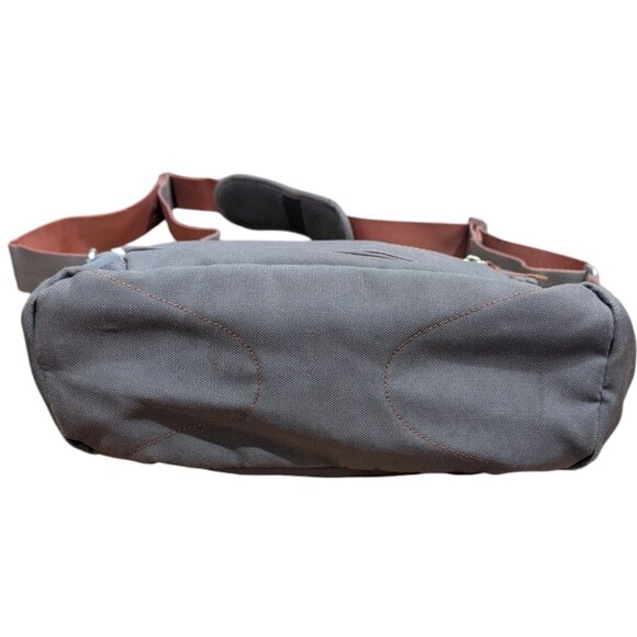 REI Purse with adjustable shoulder strap - magnetic closure - Picture 9 of 9